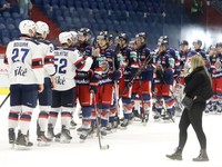 Hokejisti Slovana Bratislava a HKM Zvolen sa zdravia po štvrtom zápase kvalifikácie o postup do play off Tipos extraligy. Zvolen vyhral v sérii 3:1 na zápasy.