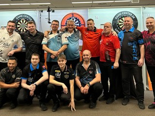 Účastníci šípkarskej jarnej časti Niké Dart League 2025.
