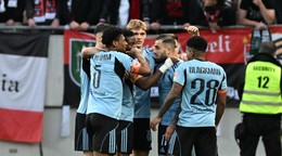 Radosť hráčov Slovana po strelení gólu proti Trnave.