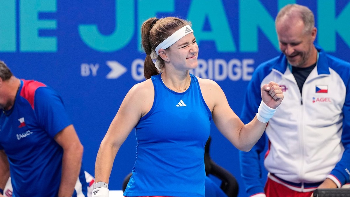 Karolina Muchová oslavuje víťazstvo v Pohári Billie-Jean Kingovej.