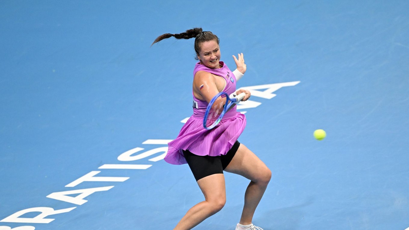 ONLINE: Viktória Hrunčáková - Julia Rieraová, Billie Jean King Cup 2025 (1. dvojhra).