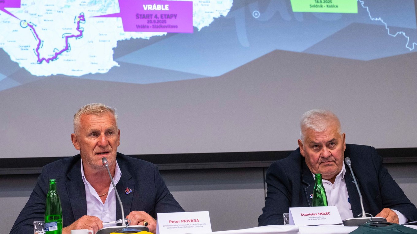 Prezident SZC Peter Prívara a zostavovateľ trasy pretekov Okolo Slovenska Stanislav Holec.