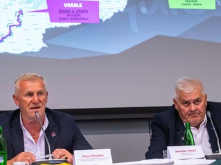 Prezident SZC Peter Prívara a zostavovateľ trasy pretekov Okolo Slovenska Stanislav Holec.