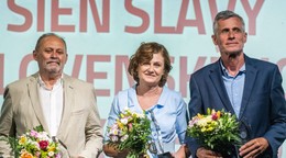 V strede Iveta Bieliková počas uvedenia do Siene slávy.
