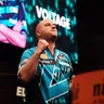 Rob Cross počas prvého hracieho dňa Slovak Darts Open 2026.