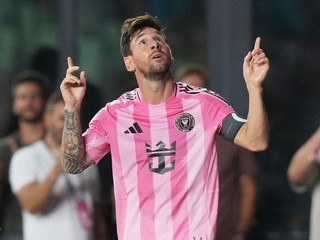 Lionel Messi oslavuje gól.