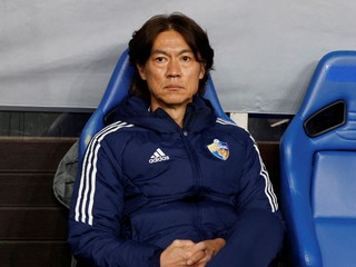 Tréner Hong Myung-bo.