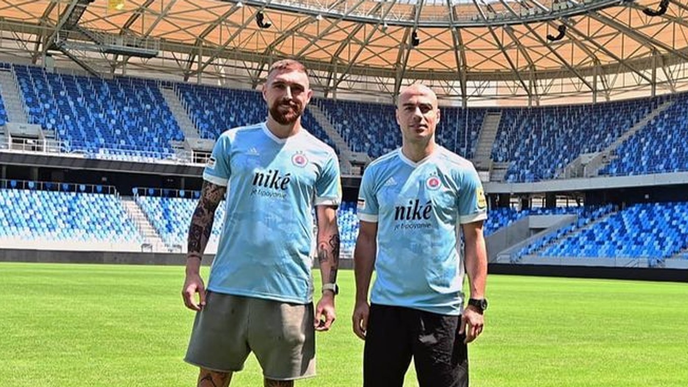 Guram Kashia a Jaba Kankava v drese Slovana Bratislava. 