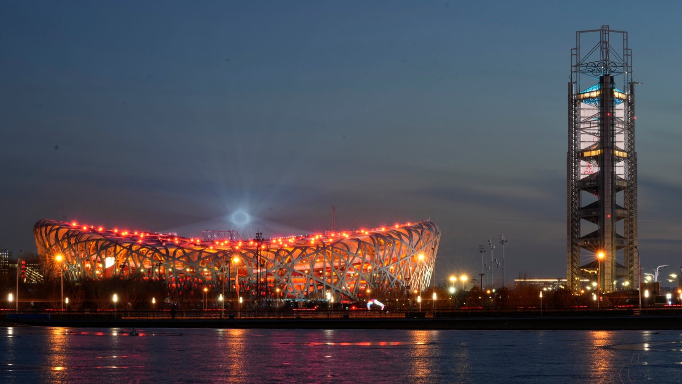 Otvárací ceremoniál aj ukončenie ZOH 2022 sa uskutočnia na Národnom štadióne v Pekingu, prezývanom Vtáčie hniezdo.