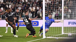 Gól Arkadiusza Milika rozhodol o tesnom víťazstve Juventusu.