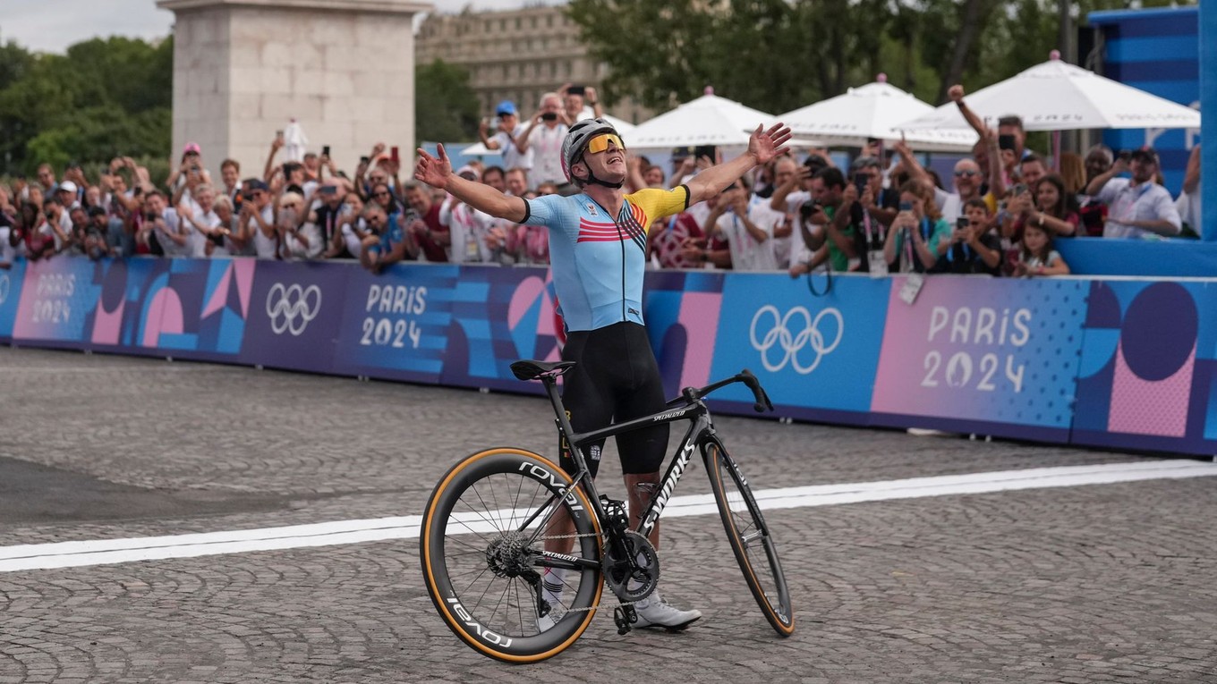 Belgický cyklista Remco Evenepoel sa stal víťazom olympijských pretekov v Paríži 2024.