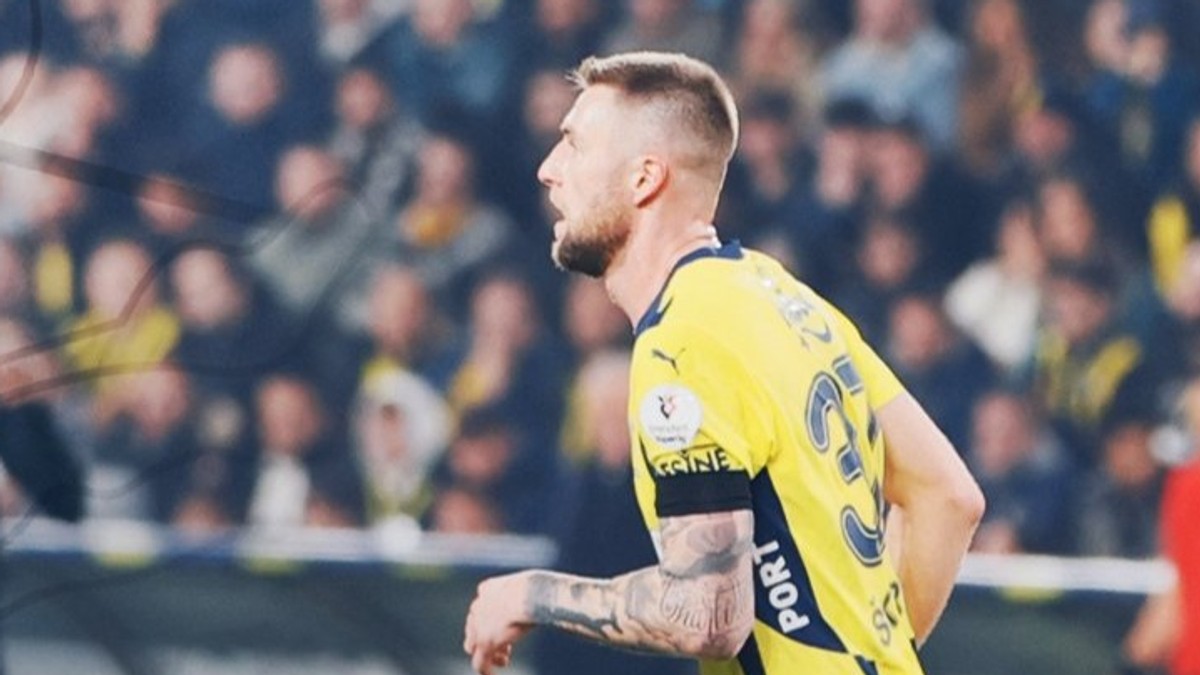 Milan Škriniar pri debute v drese Fenerbahce Istanbul.