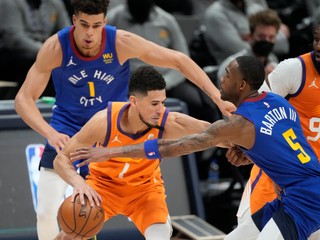 Zápas Denver - Phoenix.