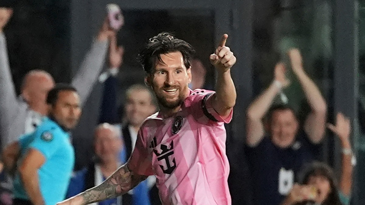 Messi sa vráti do Barcelony, hovorí novinár, ktorý informoval ako prvý o jeho prestupe do PSG