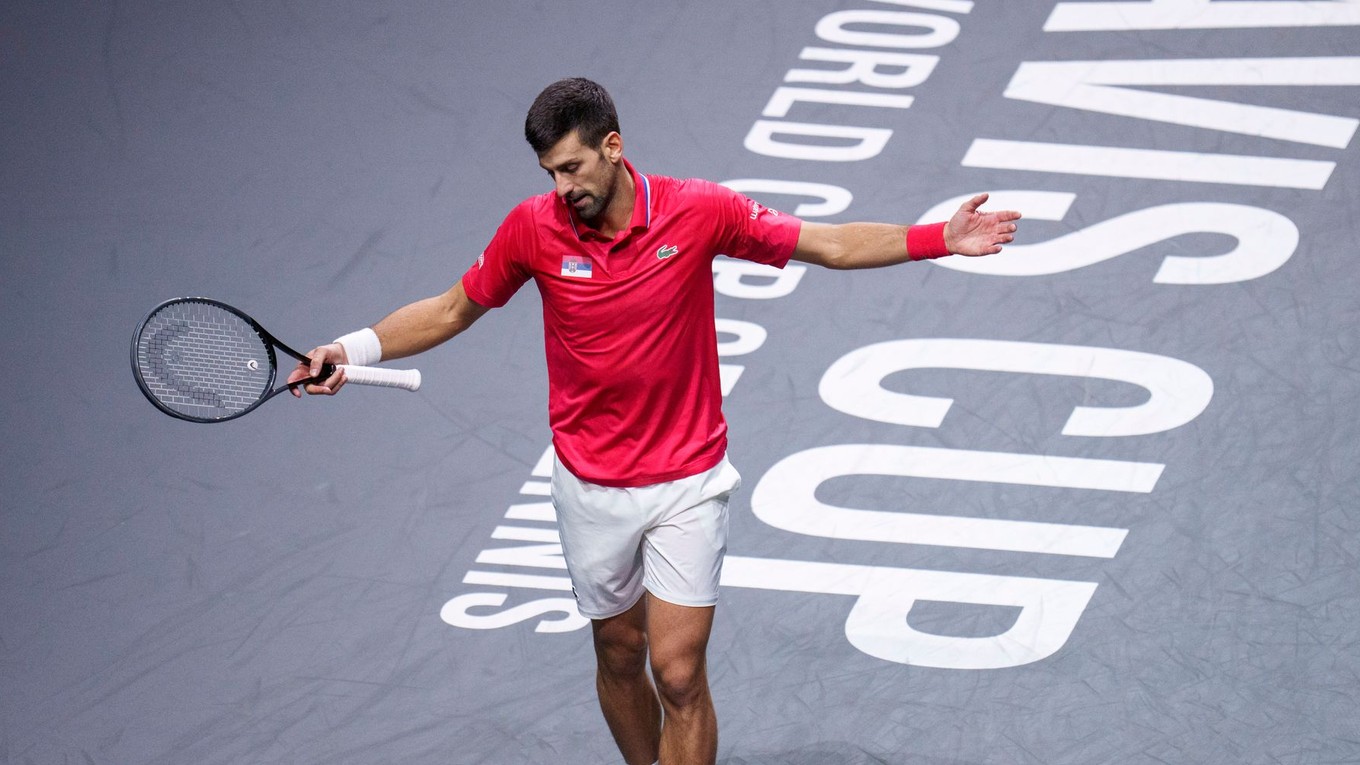 Novak Djokovič v zápase Davisovho pohára. 
