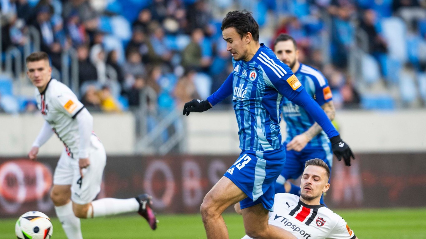 Dávid Strelec v drese Slovana Bratislava.