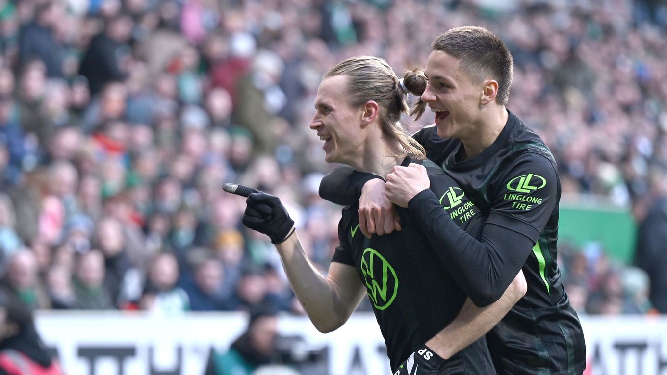 Patrick Wimmer(vľavo) oslavuje gól v zápase s Werder Brémy.