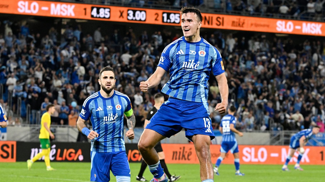 Dávid Strelec oslavuje gól.