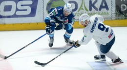 Sebastián Čederle (vľavo) v drese HK Nitra.