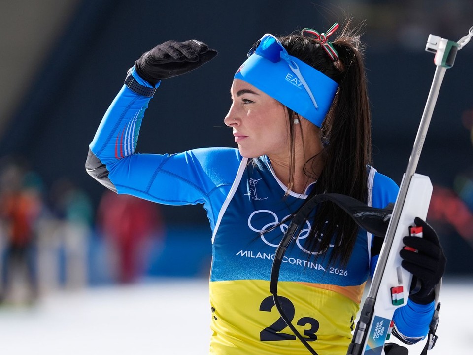 Dorothea Wiererová v cieli po pretekoch na ZOH 2026.