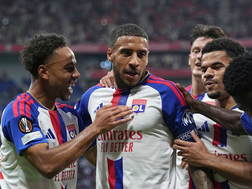 Corentin Tolisso oslavuje gól proti Crystal Palace.
