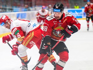 Carter Turnbull v drese Banskej Bystrice.