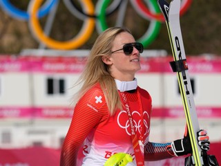 Švajčiarska lyžiarka Lara Gutová-Behramiová počas ZOH 2022.