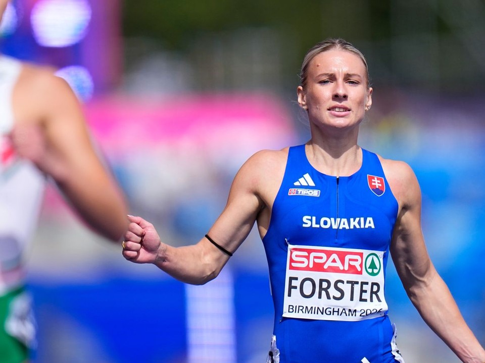 Viktória Forster.