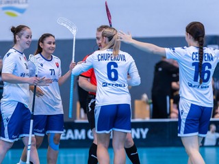 Slovenské reprezentantky vo florbale počas podujatia Six Nations Floorball Challenge.