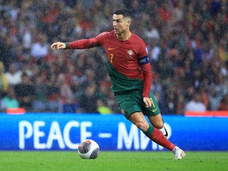 Cristiano Ronaldo v zápase proti Slovensku.