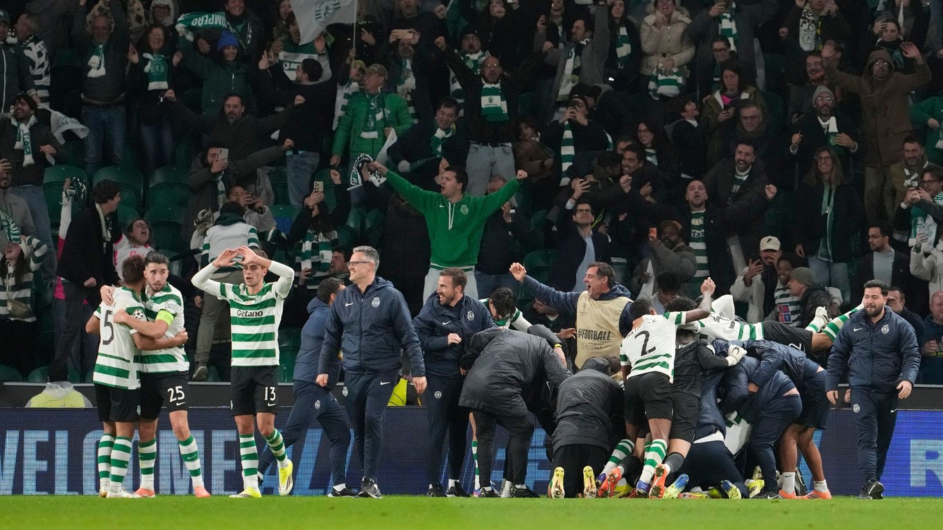 Hráči Sportingu Lisabon sa tešia po góle na 2:1.