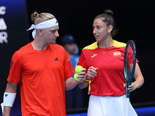 Španiel Alejandro Davidovich Fokina a jeho krajanka Sara Sorribesová Tormová.