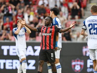 Hráč Trnavy Philip Azango sa teší z gólu do siete Michaloviec.
