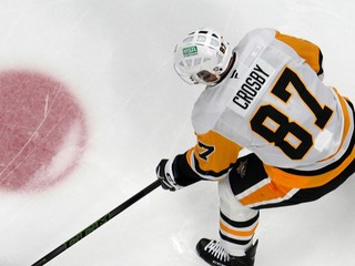 Center Pittsburghu Penguins Sidney Crosby.