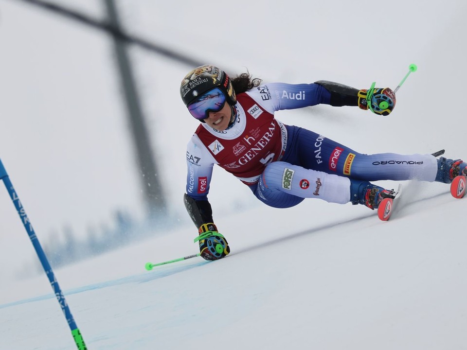 Federica Brignoneová počas obrovského slalomu v Sestriere.