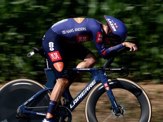Oscar Onley z Team Picnic PostNL počas časovky v 5. etape na Tour de France 2025.