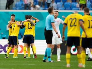 Švédi po góle na 1:0 v zápase Slovensko - Švédsko na EURO 2020 (2021).