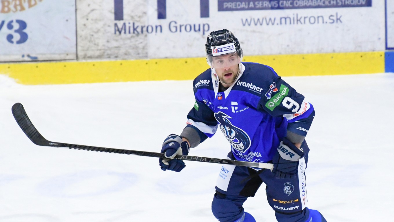 James Arniel v drese HK Poprad.