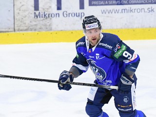 James Arniel v drese HK Poprad.