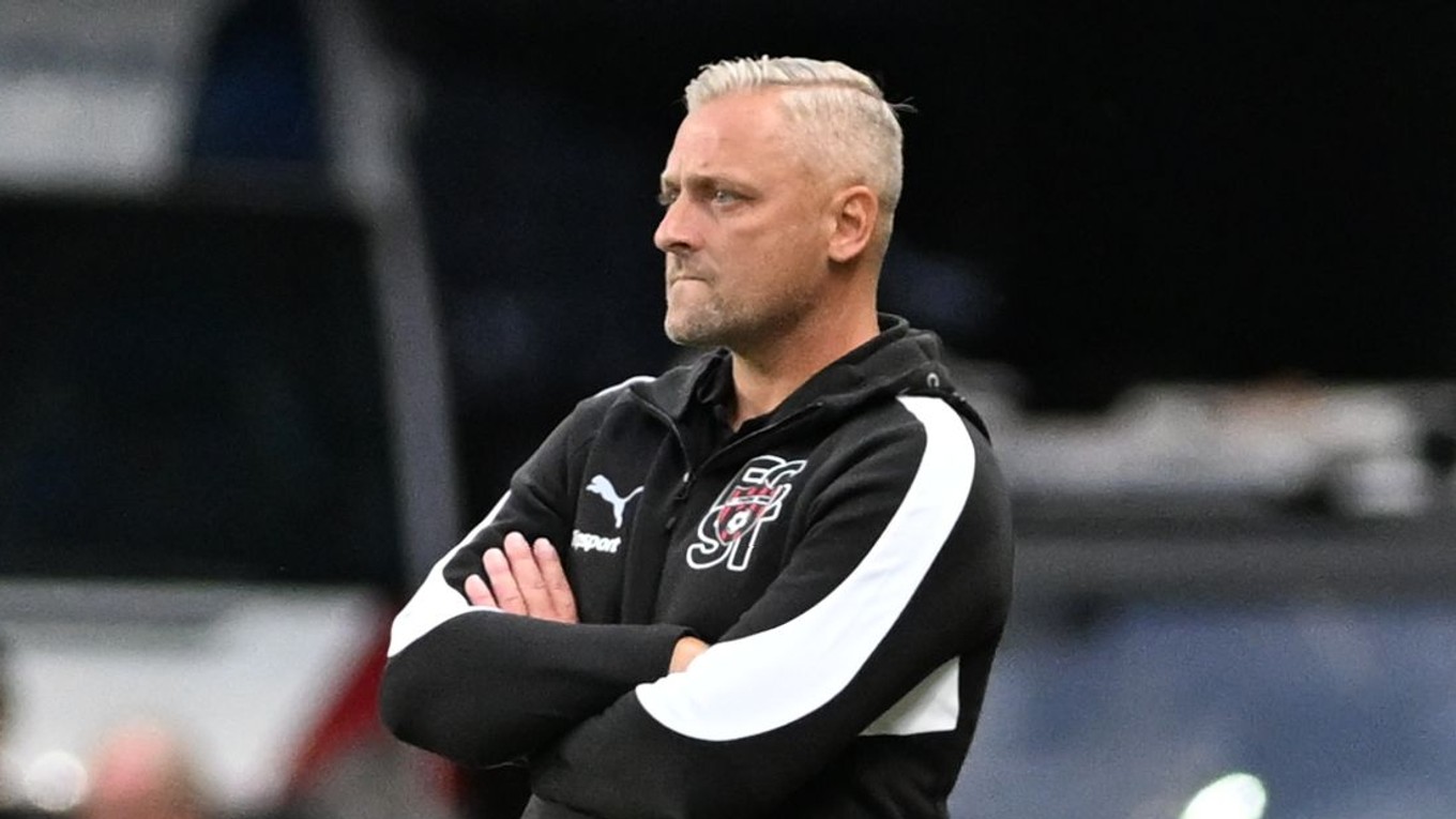 Tréner Michal Ščasný počas zápasu 1. predkola Európskej ligy Spartak Trnava - BK Häcken.