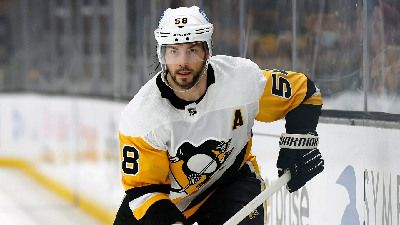 Obranca Kris Letang v drese Pittsburghu Penguins.