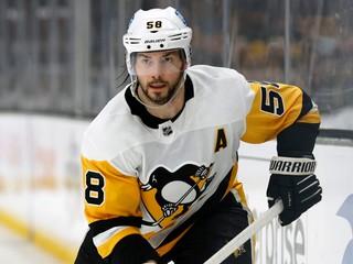 Obranca Kris Letang v drese Pittsburghu Penguins.