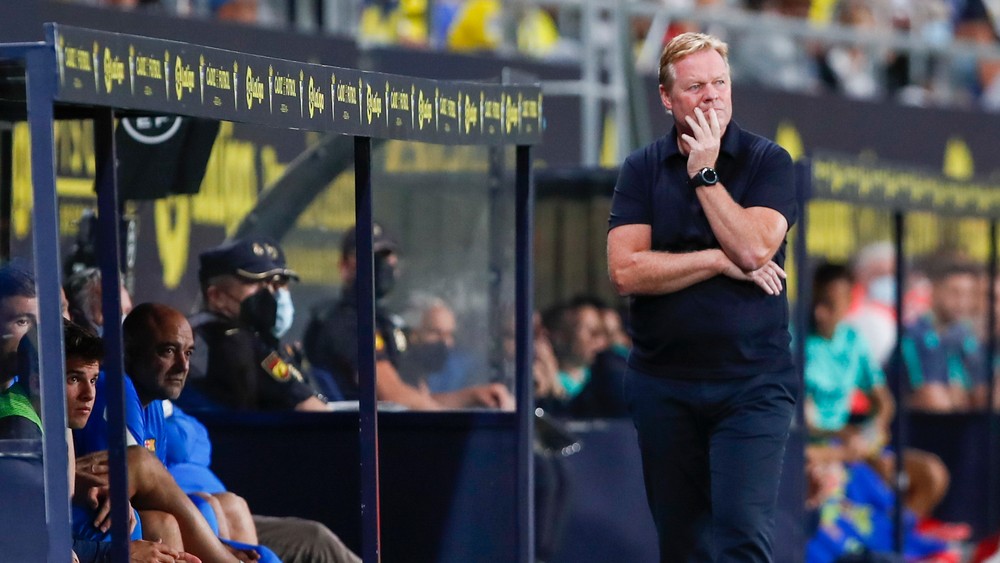 Bez Messiho a vo finančných problémoch, Barcelona nezdolala ani Cadiz. Skončí Koeman?