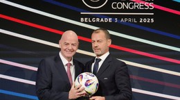 Aleksander Čeferin a Gianni Infantino.