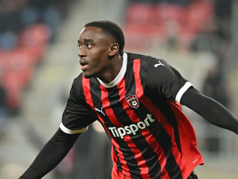 Idjessi Metsoko sa teší z gólu.