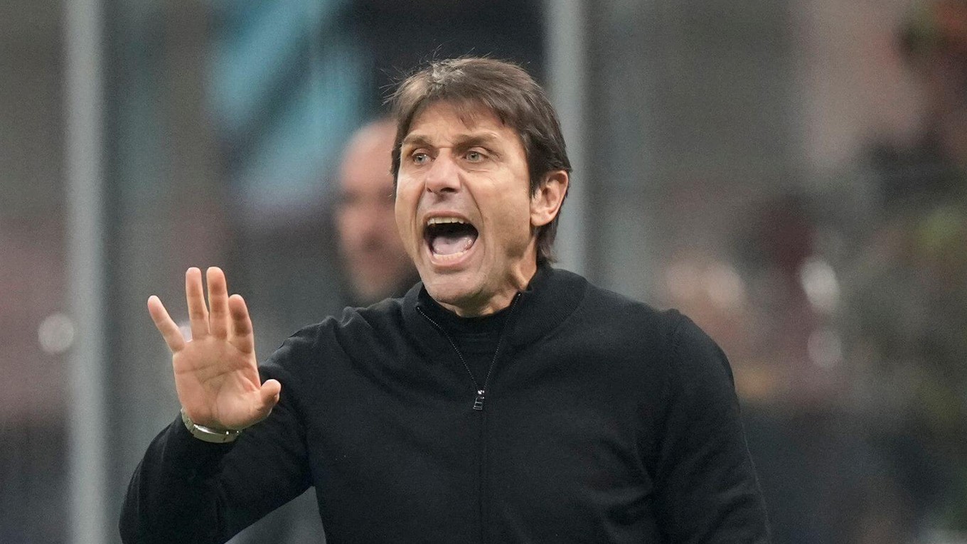 Tréner Antonio Conte.