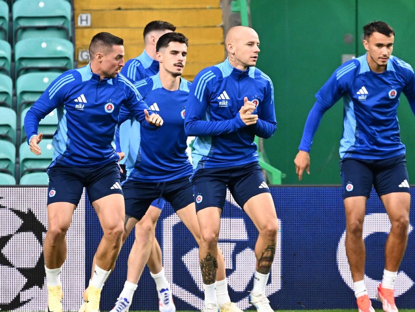 Futbalisti ŠK Slovan Bratislava, počas tréningu pred zápasom Ligy majstrov proti Celticu Glasgow.