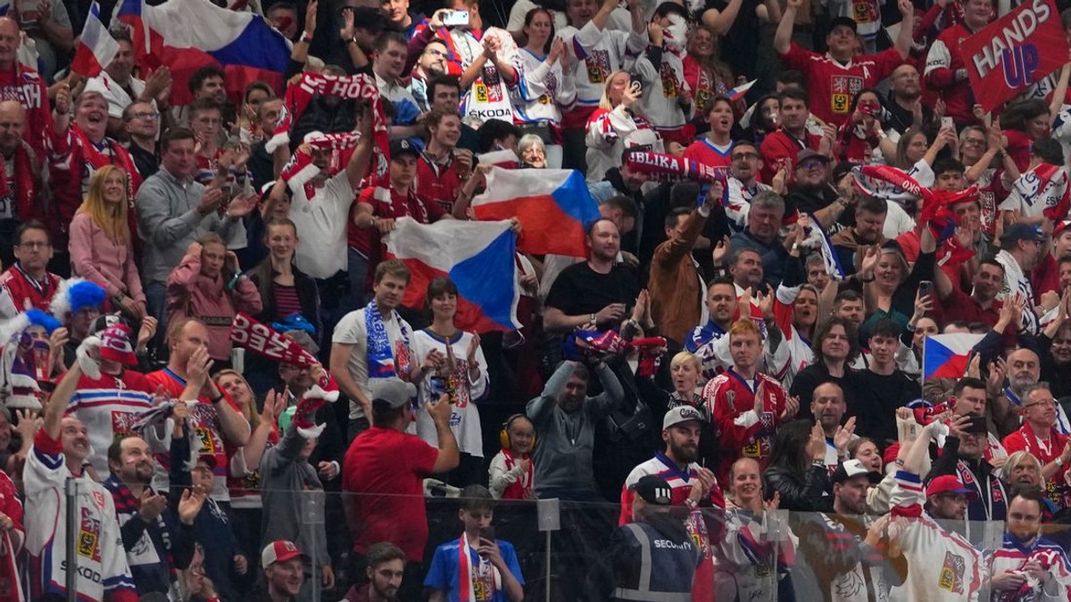 Českí fanúšikovia.