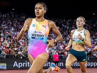 Vpredu Audrey Werrová a Femke Broedersová-Bolová.