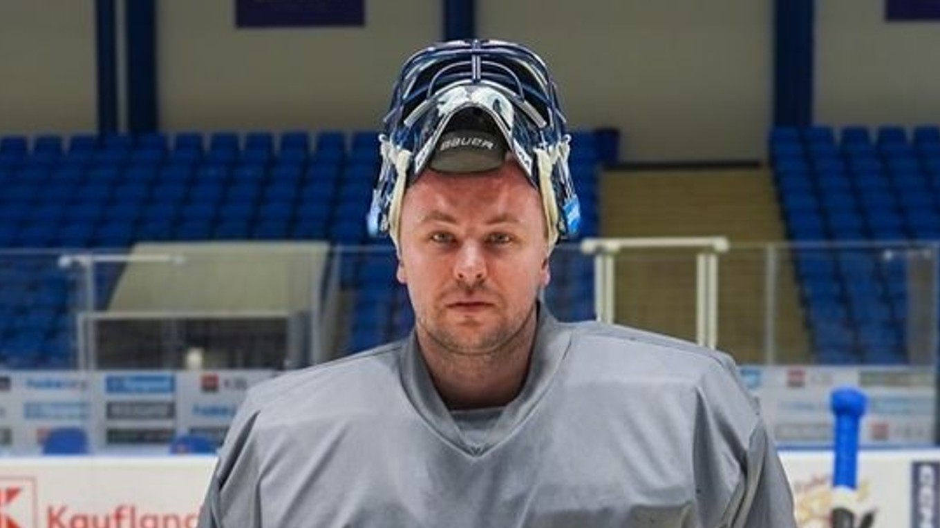 Slovenský hokejový brankár Július Hudáček. 